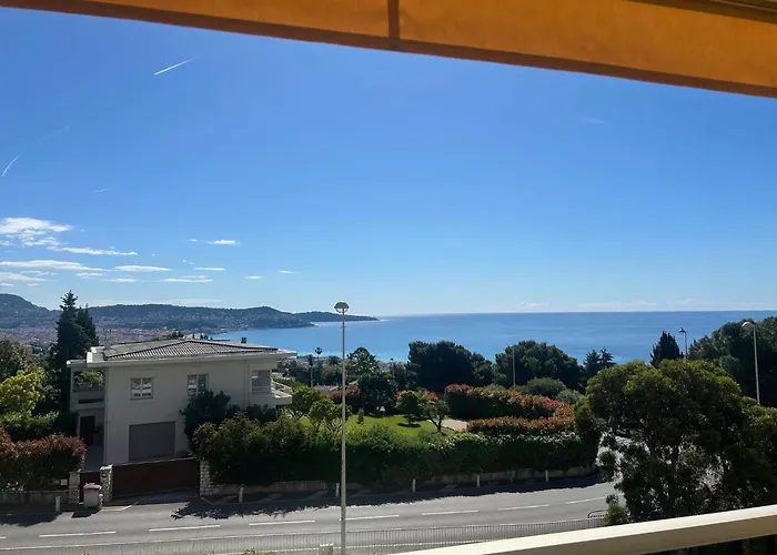 Elegant A Nice, Sea View アパート